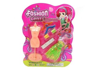 ZESTAW KRAWIECKI DLA LALEK Z SUKIENKĄ 8EL, ADAR