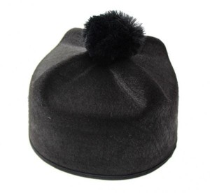 CZAPKA KSIĘDZA BIRET
