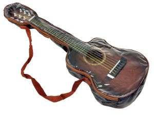 GITARA W POKROWCU, ADAR